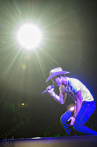 Dustin Lynch performs at Philips Arena in Atlanta on Friday, August 21, 2015. 