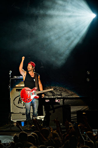 Kip Moore performs on stage at Verizon Wireless Amphitheatre in Alpharetta during the 94.9 The Bull's Big Country Fan Jam on Saturday, September 19, 2015.   