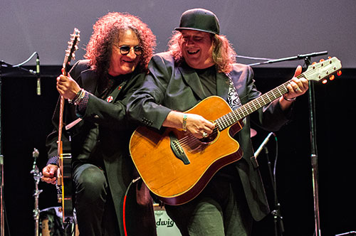 Rick Richards (left) of the Georgia Satellites and Kevn Kinney of Drivin' N Cryin' perform on stage during a tribute to the late Alex Cooley at the Tabernacle in Atlanta on Saturday, January 9, 2016. 