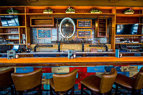 The bar at Tupelo Honey in Sandy Springs.